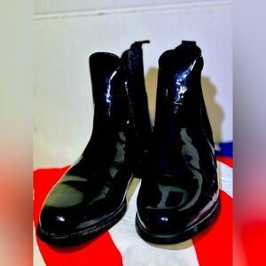 CAVALIER men’s size 9 (women’s 11) ankle high black shiny boots. 1 “ heel